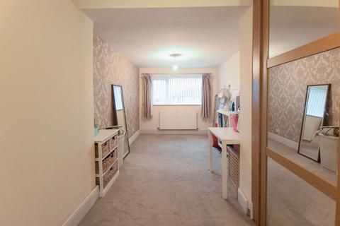 3 bedroom semi-detached house for sale, Dykin Road, Widnes