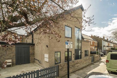 Cranmer Avenue, LONDON W13