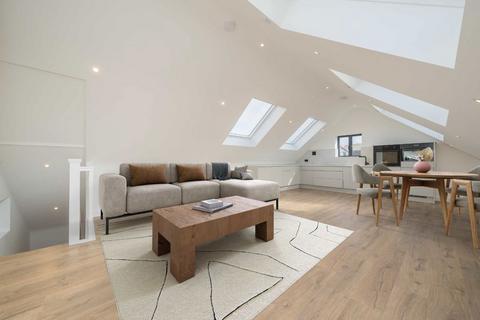 Cranmer Avenue, London W13