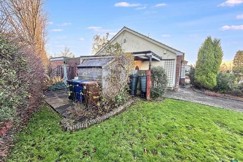3 bedroom bungalow for sale, The Fairway, Gosforth, Newcastle upon Tyne, Tyne and Wear, NE3 5AP