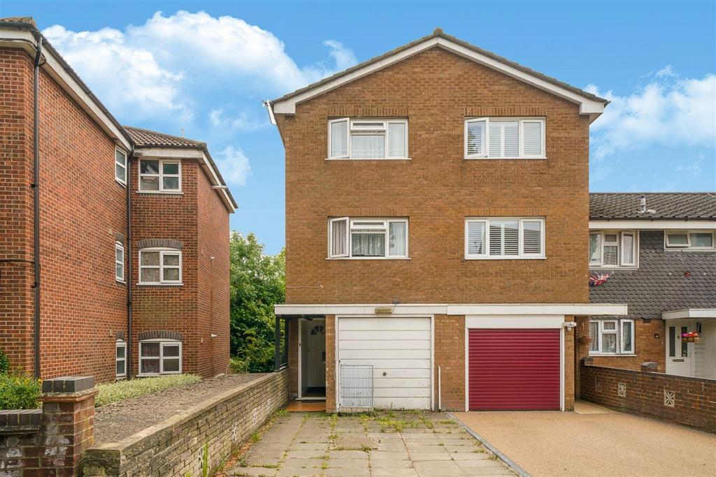 Dimmock Drive, Northolt, UB6 0 SJ – 3 Bedroom To