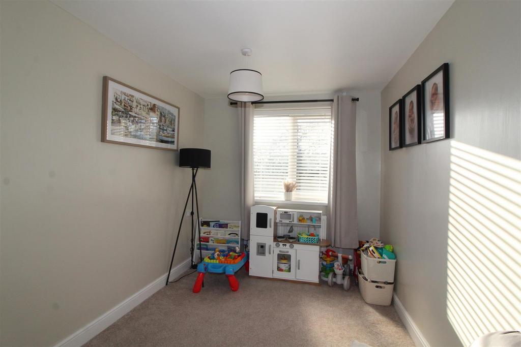 Lounge/Dining Area