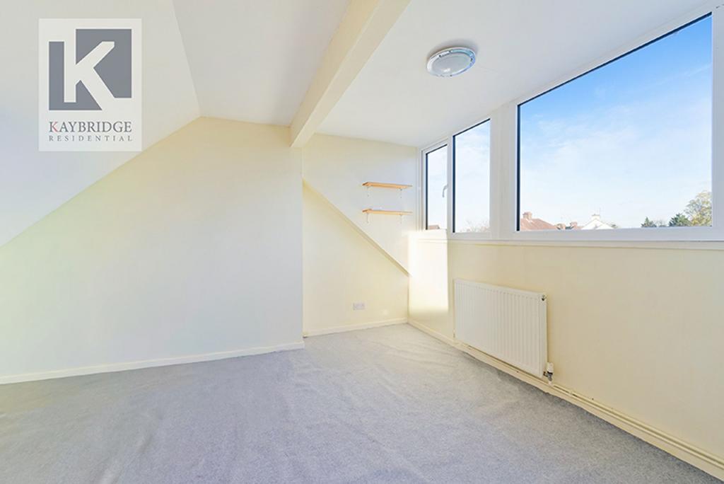 Parklawn Avenue, Epsom - KT18 7 SJ