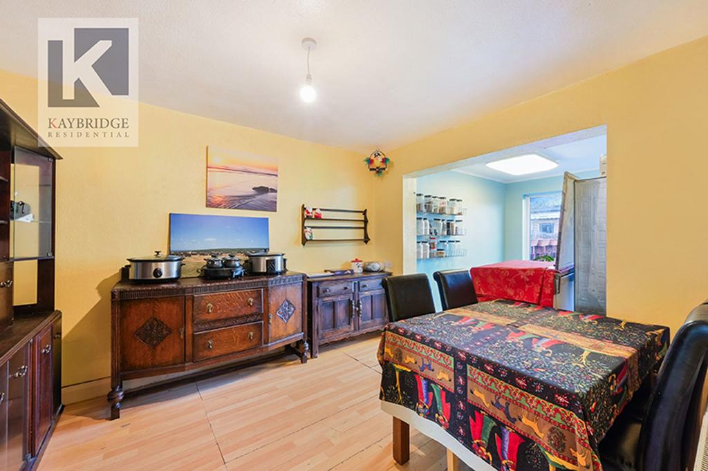 Parklawn Avenue, Epsom - KT18 7 SJ