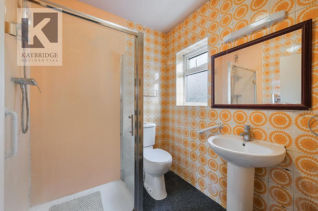 Parklawn Avenue, Epsom - KT18 7 SJ