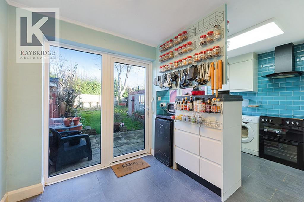 Parklawn Avenue, Epsom - KT18 7 SJ