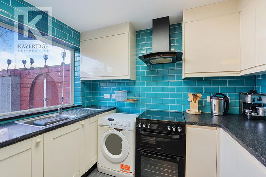 Parklawn Avenue, Epsom - KT18 7 SJ