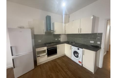 2 bedroom flat to rent, LONDON ROAD, CROYDON, CR0