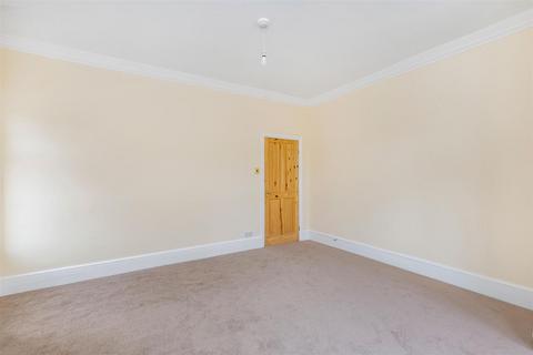 3 bedroom flat to rent, Cowley Mansions, Mortlake, SW14