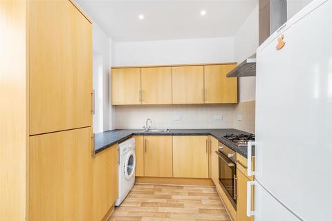 3 bedroom flat to rent, Cowley Mansions, Mortlake, SW14