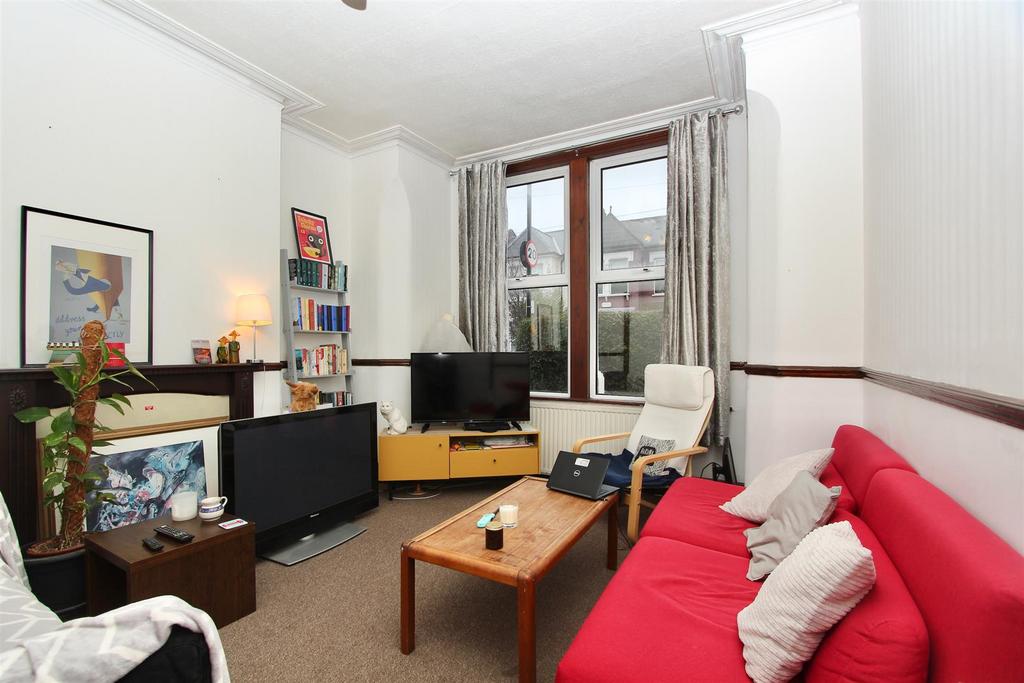 Mannock Road, N22