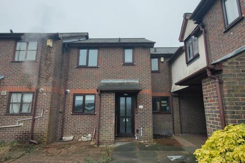 3 bedroom semi-detached house to rent, Chattenden Lane, Rochester ME3