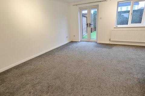 3 bedroom semi-detached house to rent, Chattenden Lane, Rochester ME3