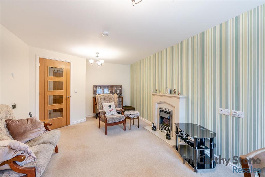 8666778-interior05.jpg
