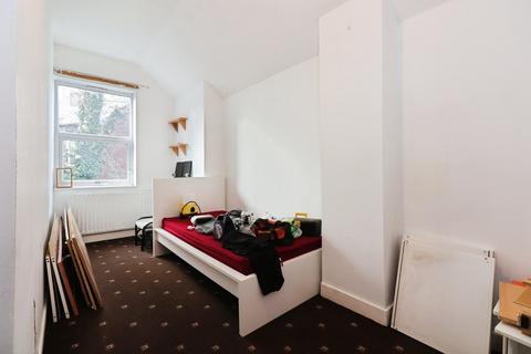 3 bedroom semi-detached house for sale, Meersbrook Avenue, Sheffield S8