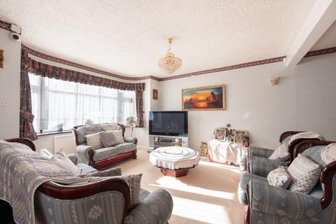 3 bedroom semi-detached house to rent, Lakenheath, London