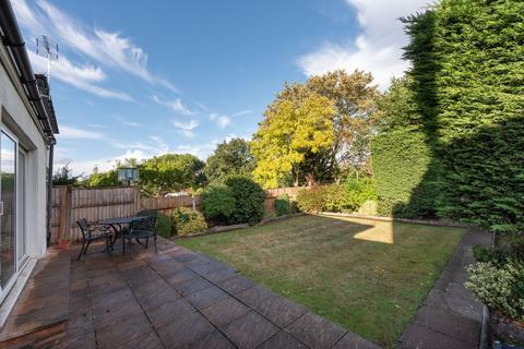 3 bedroom semi-detached house to rent, Lakenheath, London