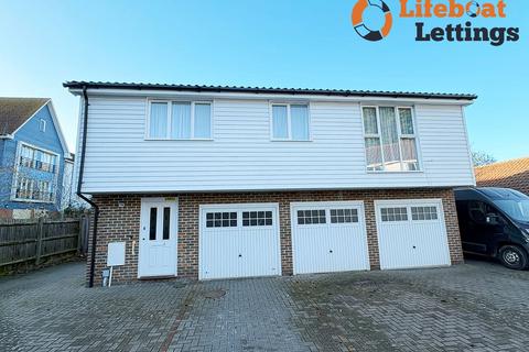 2 bedroom semi-detached house to rent - Faverhsam ME13