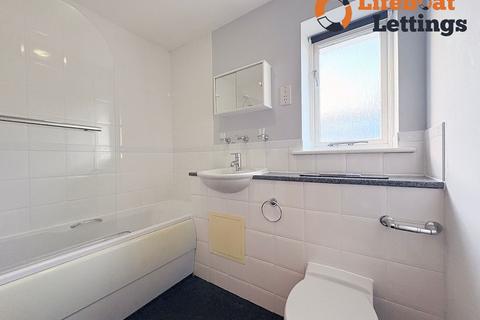 2 bedroom semi-detached house to rent, Faverhsam ME13