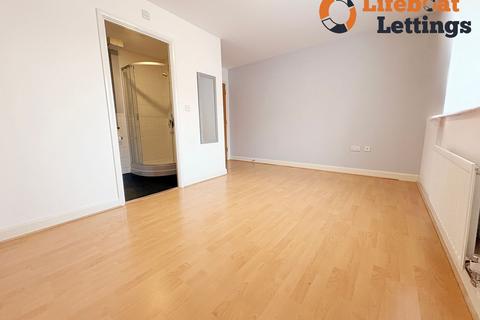 2 bedroom semi-detached house to rent, Faverhsam ME13