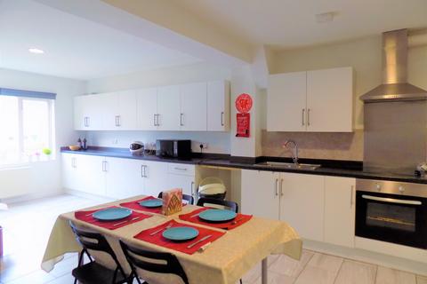 8 bedroom house share to rent, Charter Avenue, Coventry CV4
