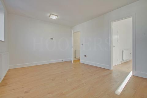 5 bedroom semi-detached house for sale, Fleetwood Road, London, NW10