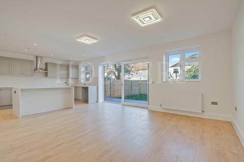5 bedroom semi-detached house for sale, Fleetwood Road, London, NW10