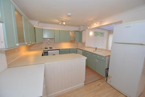 3 bedroom terraced house to rent, Bealing Close, Southampton SO16