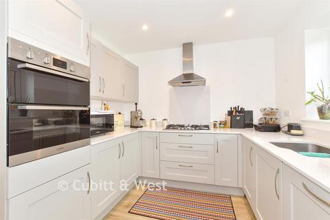 5 bedroom detached house for sale, Flint Street, Faygate, West Sussex