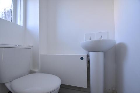3 bedroom terraced house to rent, Gunville Road, Newport