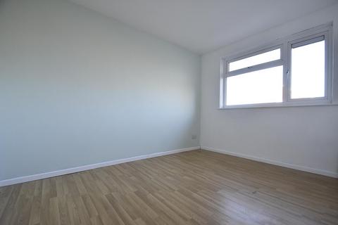 3 bedroom terraced house to rent, Gunville Road, Newport