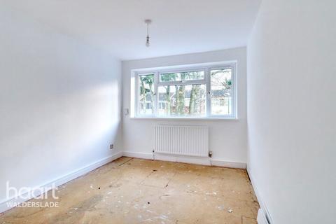 3 bedroom end of terrace house for sale, Fir Tree Grove, Chatham