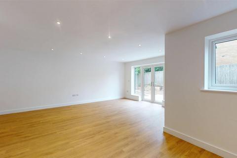 4 bedroom semi-detached house for sale, Kingsbridge Way, Kennett