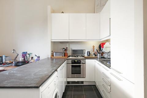 1 bedroom flat for sale, London SE5