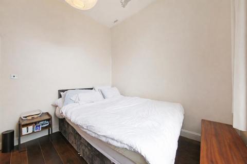 1 bedroom flat for sale, London SE5