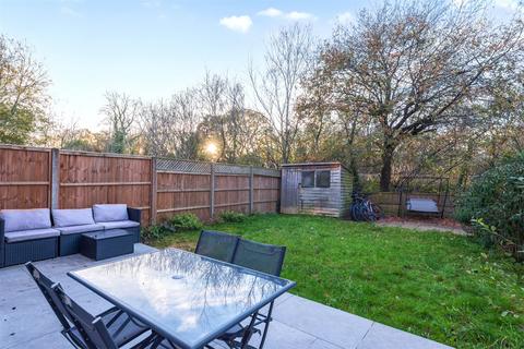 4 bedroom semi-detached house for sale, Oaklea, Guildford GU12