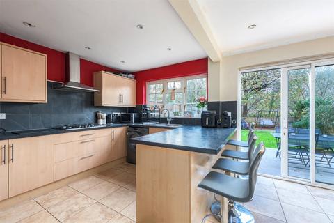 4 bedroom semi-detached house for sale, Oaklea, Guildford GU12
