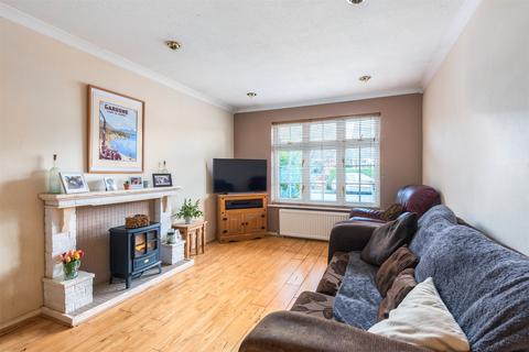 4 bedroom semi-detached house for sale, Oaklea, Guildford GU12