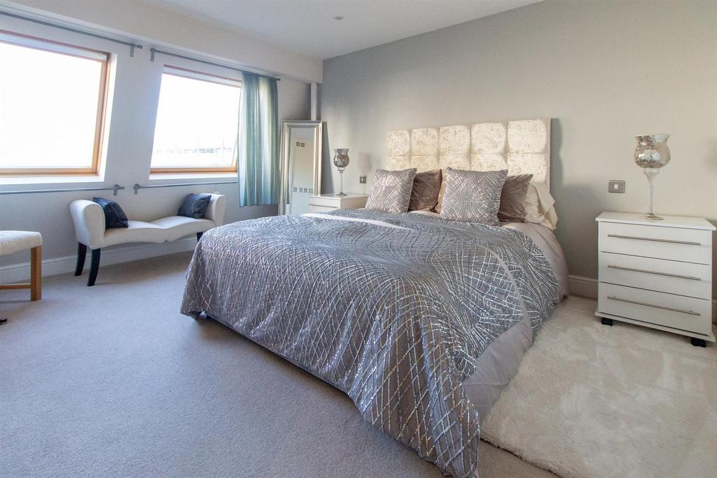 1 SQA - Bed 1.jpg