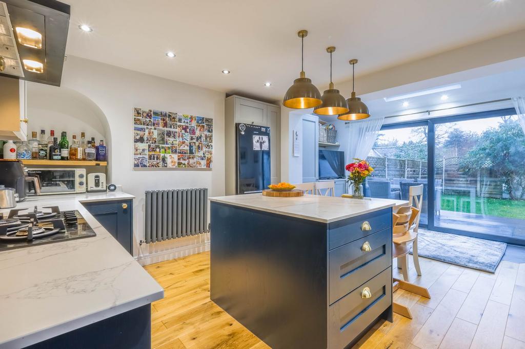 Kitchen / dining area