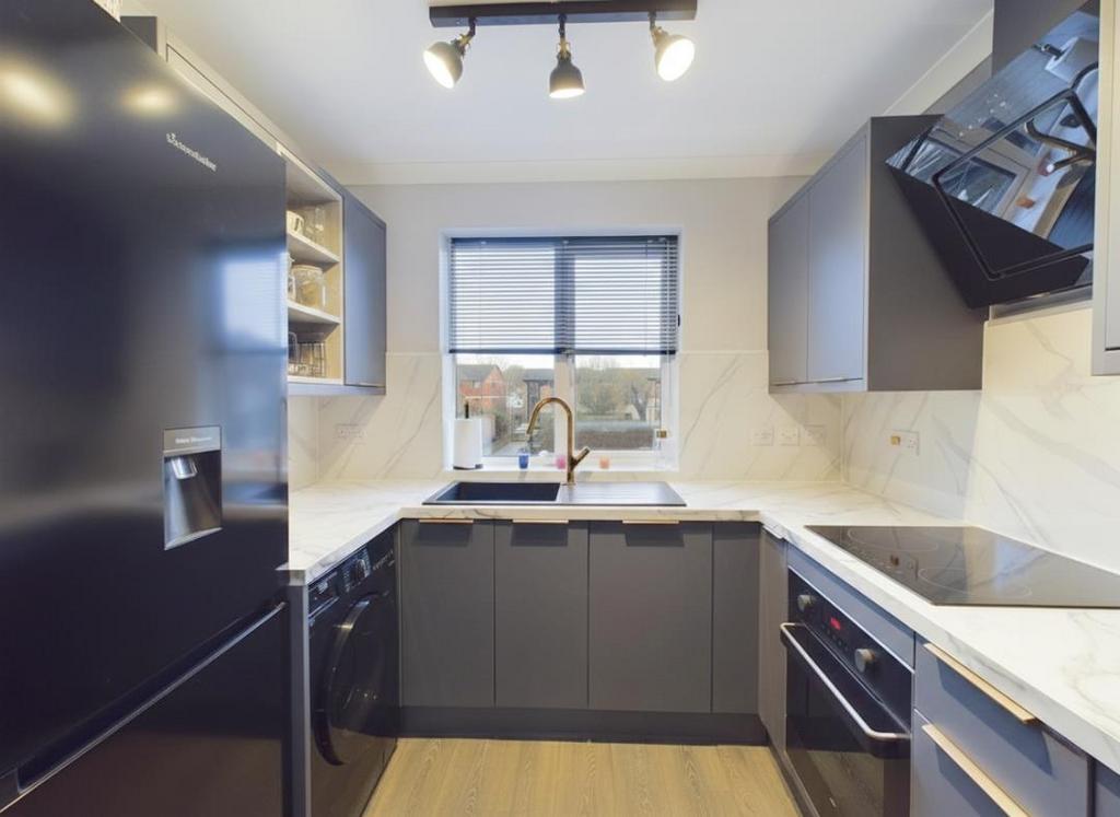 Gemini Generated Image ckuf84ckuf84ckuf.png