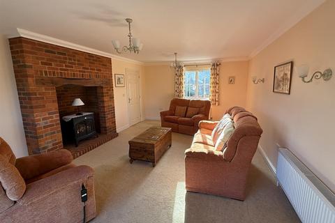 undefined, Framlingham