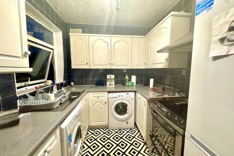 2 bedroom maisonette to rent, Nestles Avenue,  Hayes, UB3
