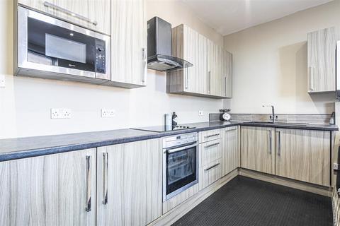 3 bedroom house to rent, Hunter House Road, Sheffield S11