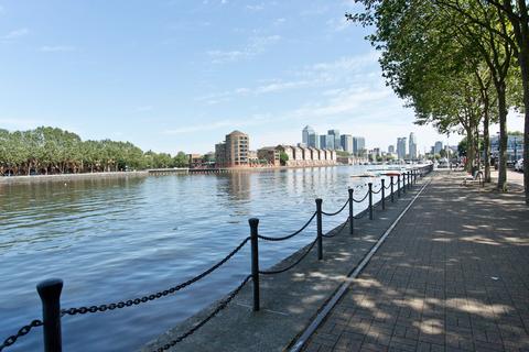 undefined, Greenland Quay, Surrey Quays SE16