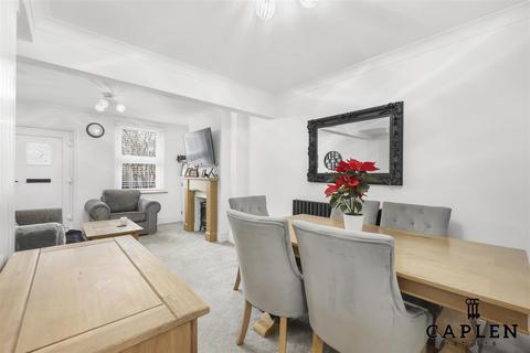 undefined, Old Savills Cottages, Chigwell