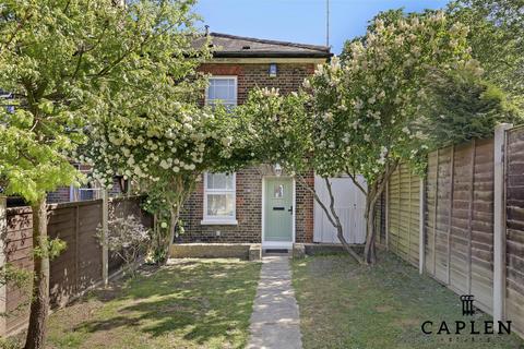 2 bedroom cottage for sale, Old Savills Cottages, Chigwell