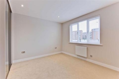2 bedroom flat to rent, Walton-on-Thames, Surrey, KT12