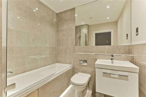 2 bedroom flat to rent, Walton-on-Thames, Surrey, KT12
