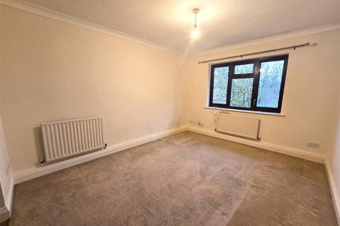 undefined, East Station Road, Aldershot GU12